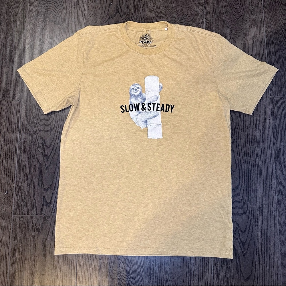 Prana T Shirt Mens Large Slow And Steady Sloth Poly Blend Yellow Graphic Print